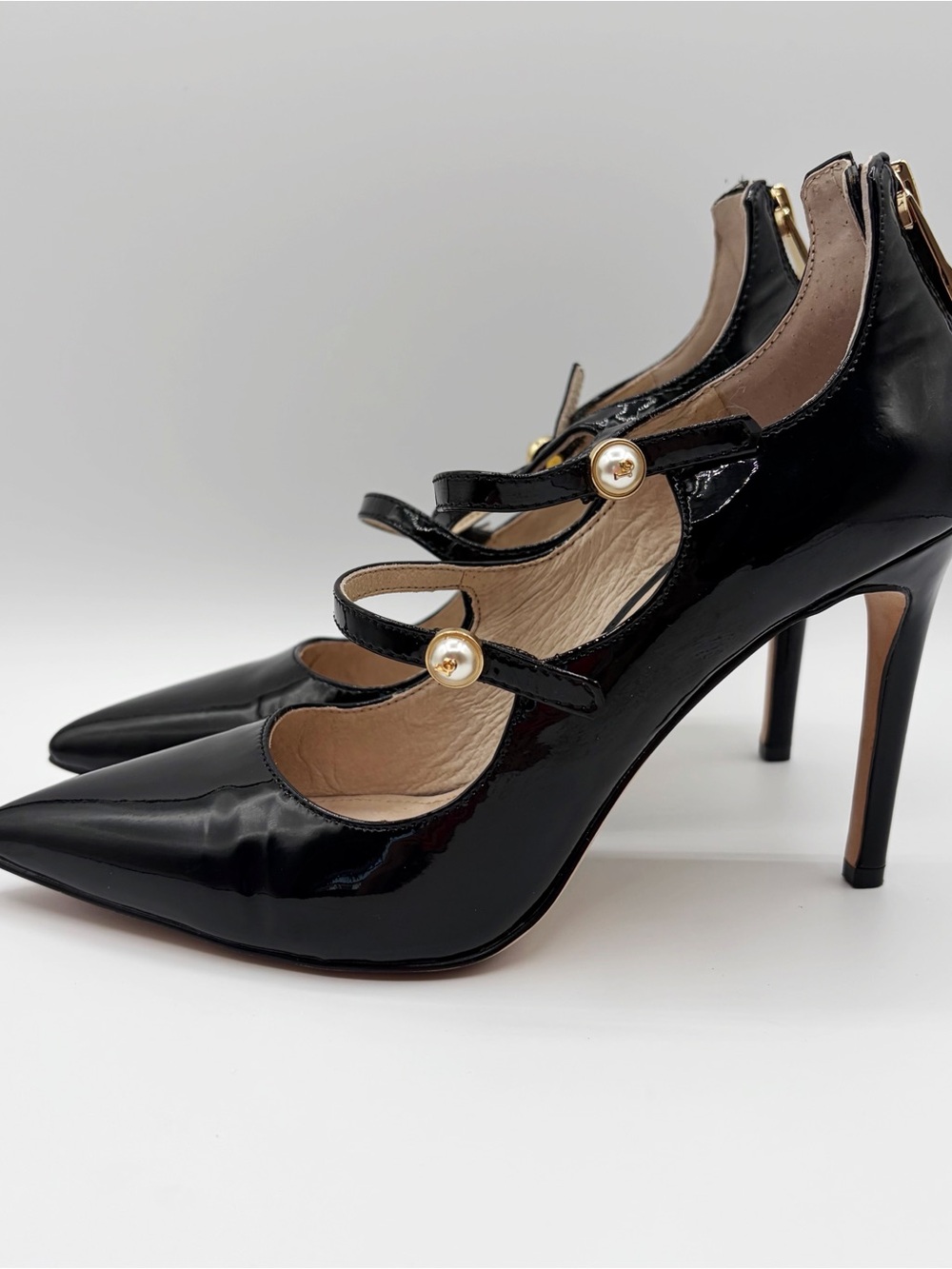 Louise et Cie Jolanie Patent Leather Black Strappy Pump Size 7 Pearl Accent Heel